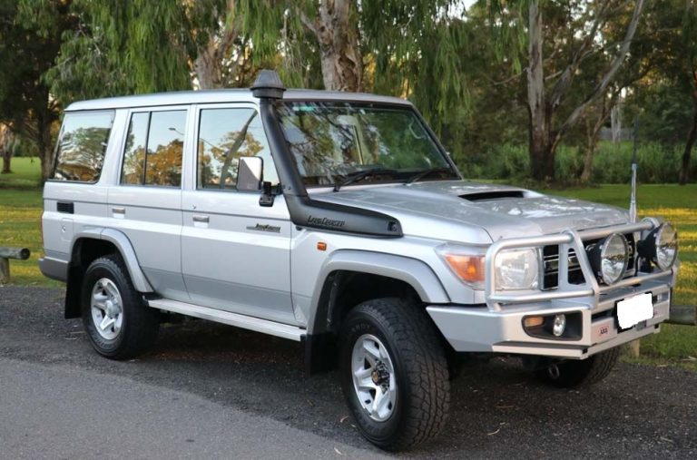 Toyota 76 Series Landcruiser 4